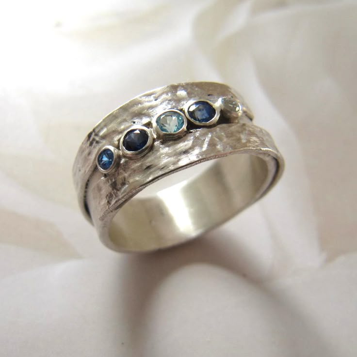 ORVEX – Blue Inlaid Stones Silvered Ring