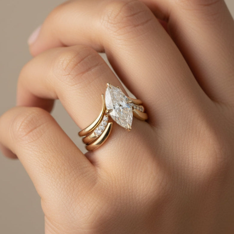 ELARA – Drop Crown Gold Ring