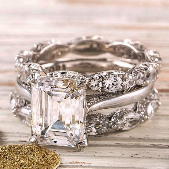 HARLOW – Emerald-Cut Crystal Ring