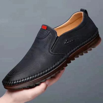 CLARKE – Slip On Leather Loafers
