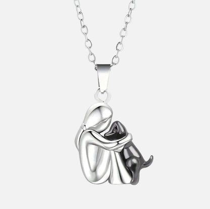 SOLEN – Dog Embrace Necklace