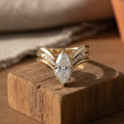 ELARA – Drop Crown Gold Ring