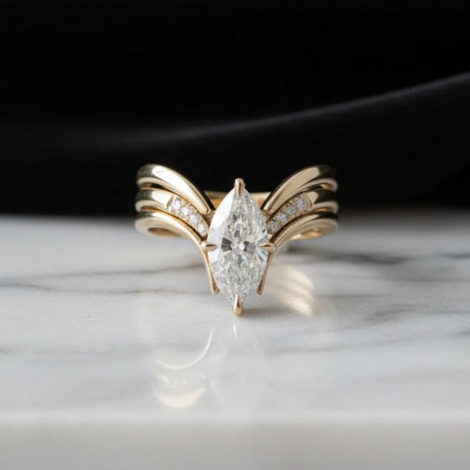 ELARA – Drop Crown Gold Ring