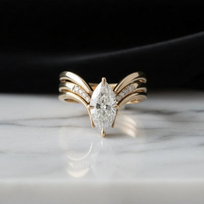 ELARA – Drop Crown Gold Ring