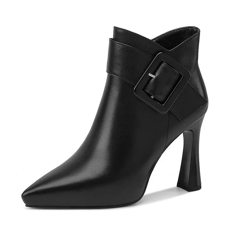 Bota Clarice con Hebilla en el Tobillo