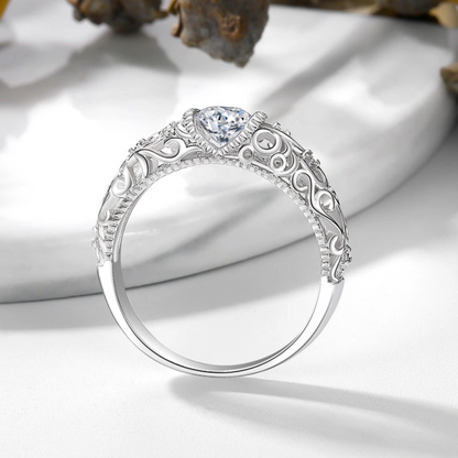 SERELIA – Elegant Sterling Silver Ring