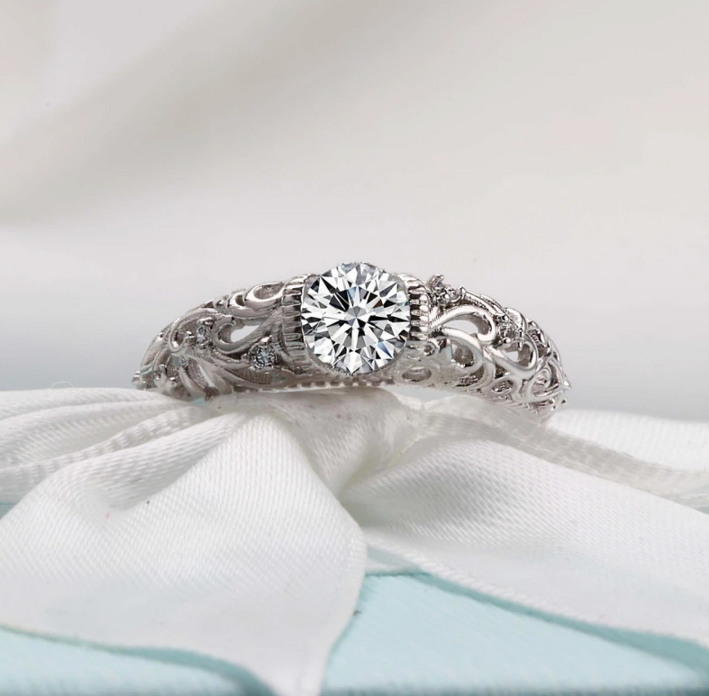 SERELIA – Elegant Sterling Silver Ring