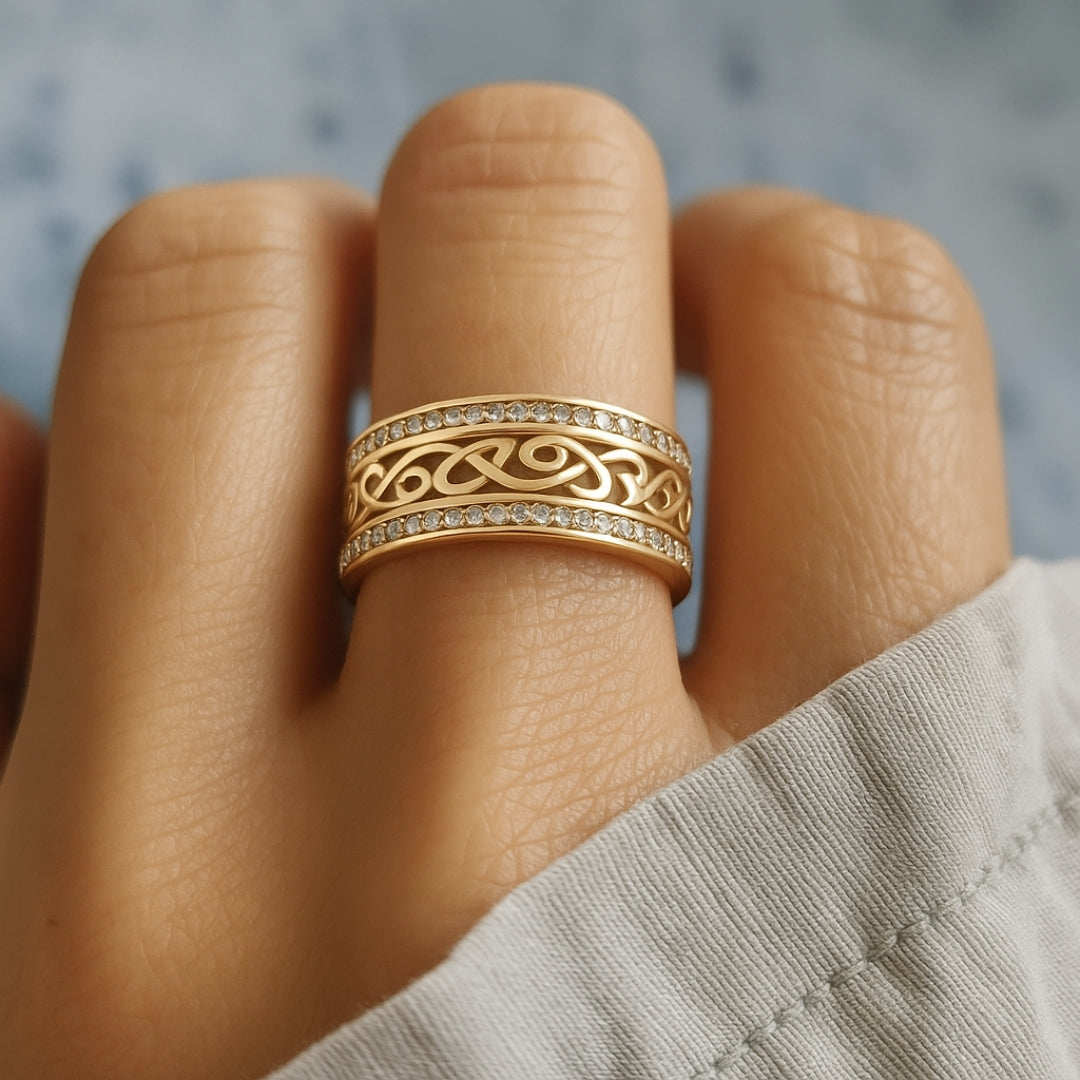 AUREN – Bright Hollow Gold Ring